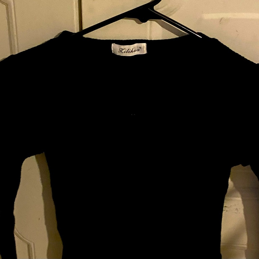 black bella swan type shirt